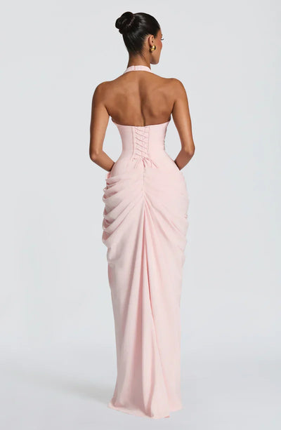 Minetta • Elegante vestido maxi halter con corsé