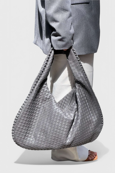 Bolso de hombro Tilly tejido artesanal con estilo moderno