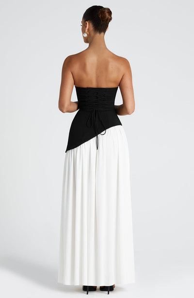 Alessia • Vestido maxi sin tirantes con escote elegante y abertura lateral