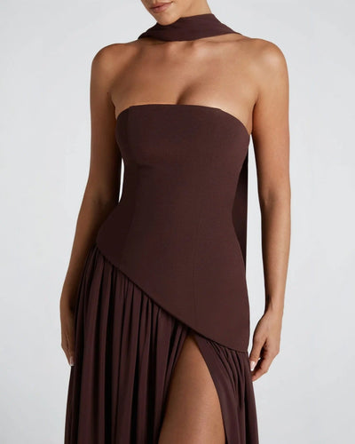 Alessia • Vestido maxi sin tirantes con escote elegante y abertura lateral
