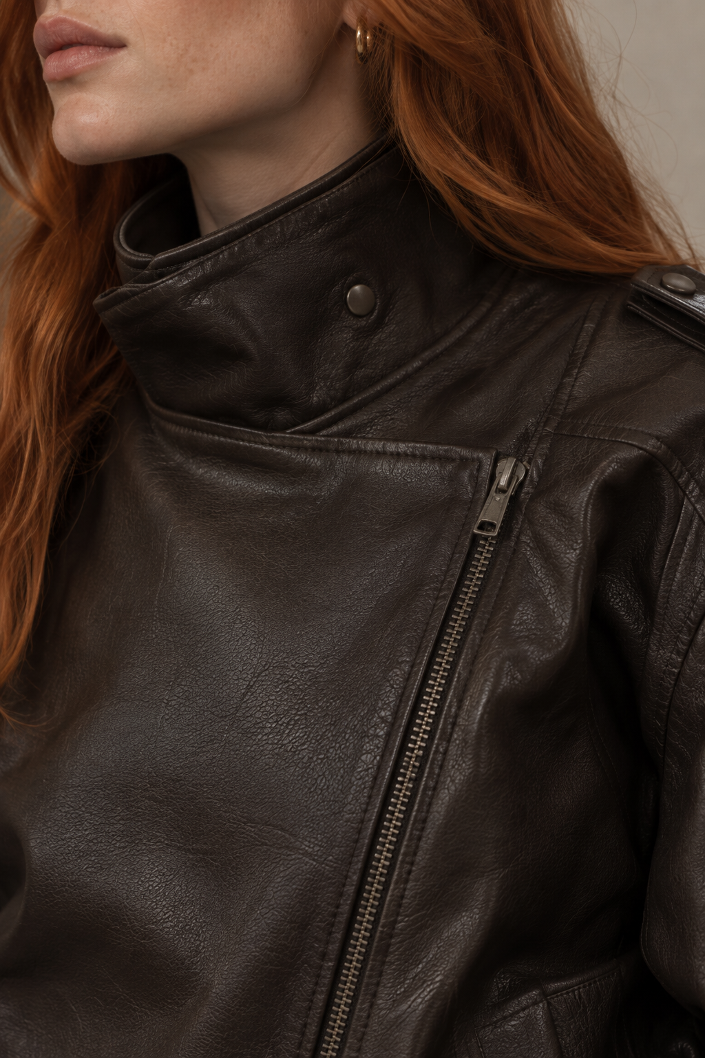 Elena | Chaqueta Efecto Piel con Cremallera Lateral