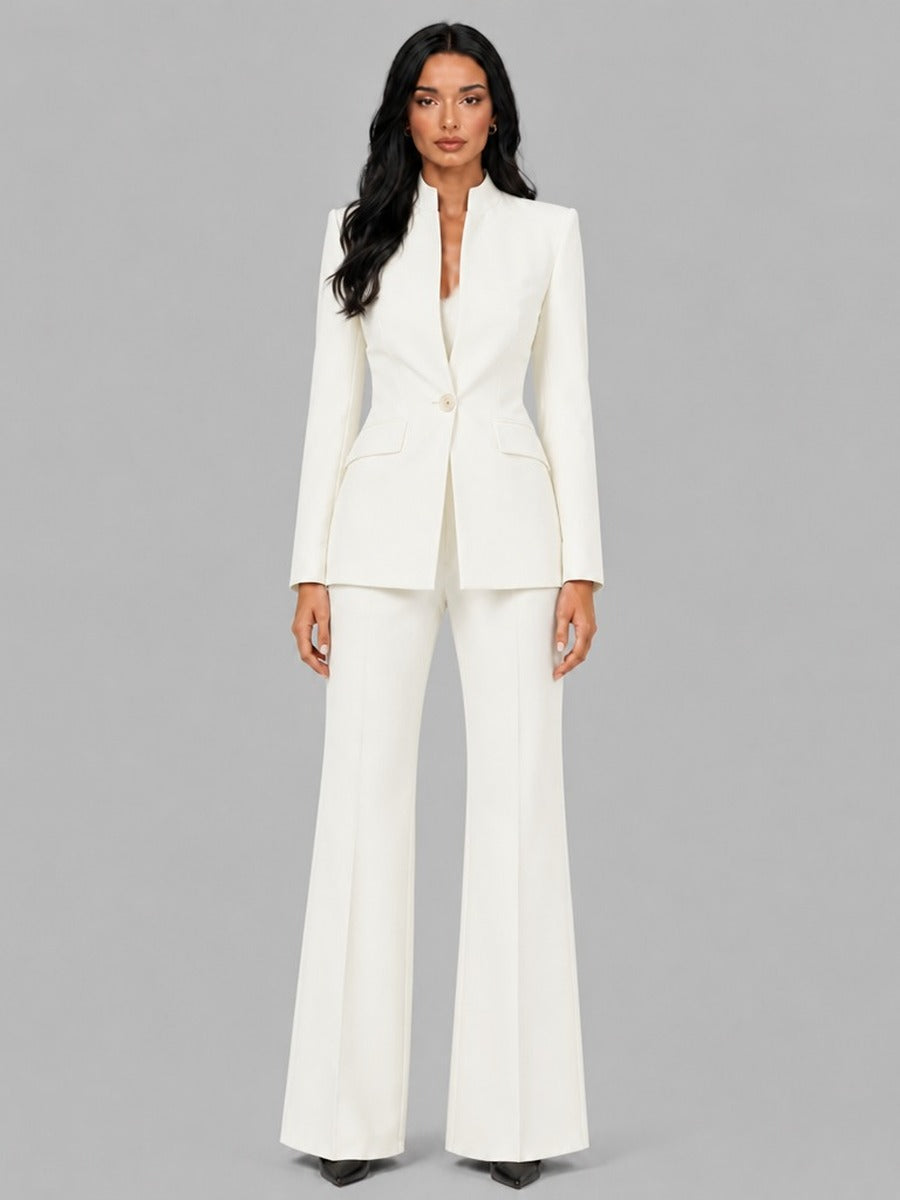 Faustina | Conjunto de dos piezas con blazer de cuello mao y pantalón acampanado