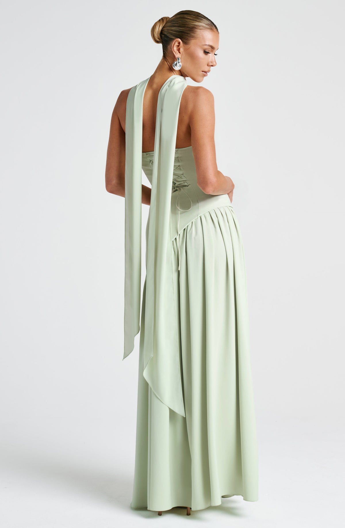 Alessia • Vestido maxi sin tirantes con escote elegante y abertura lateral