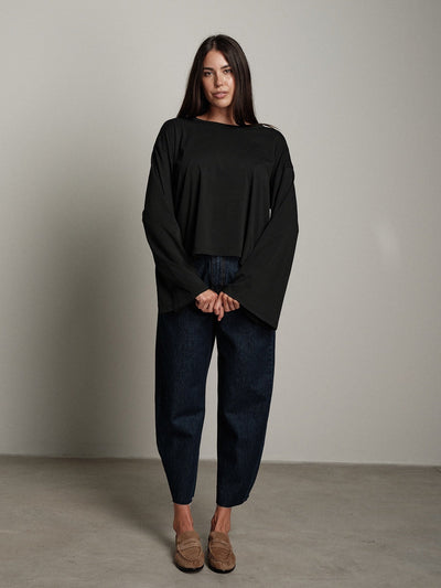 Blusa negra con mangas acampanadas – Nueva colección | PREPEDIDO 25/09