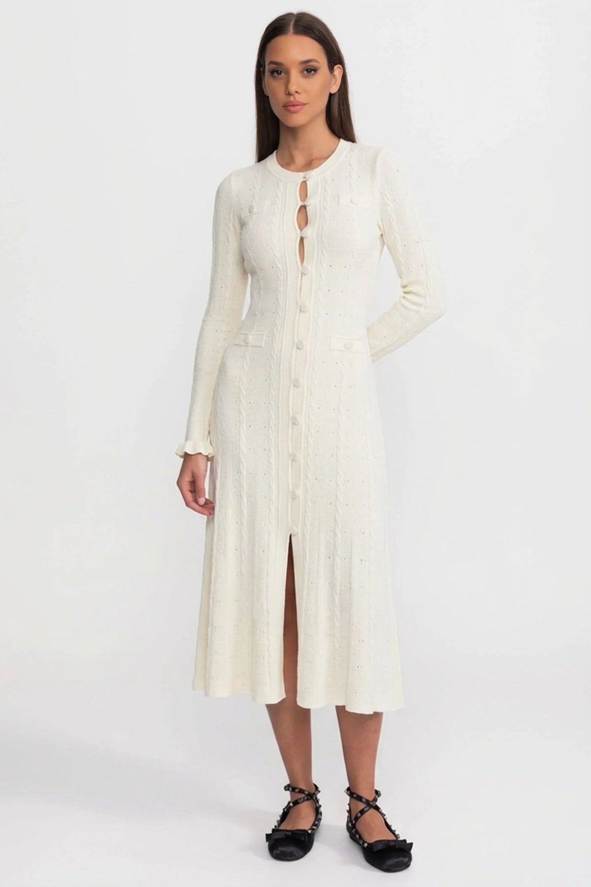 Vestido Midi de Punto con Botones y Detalle Calado – Marfil