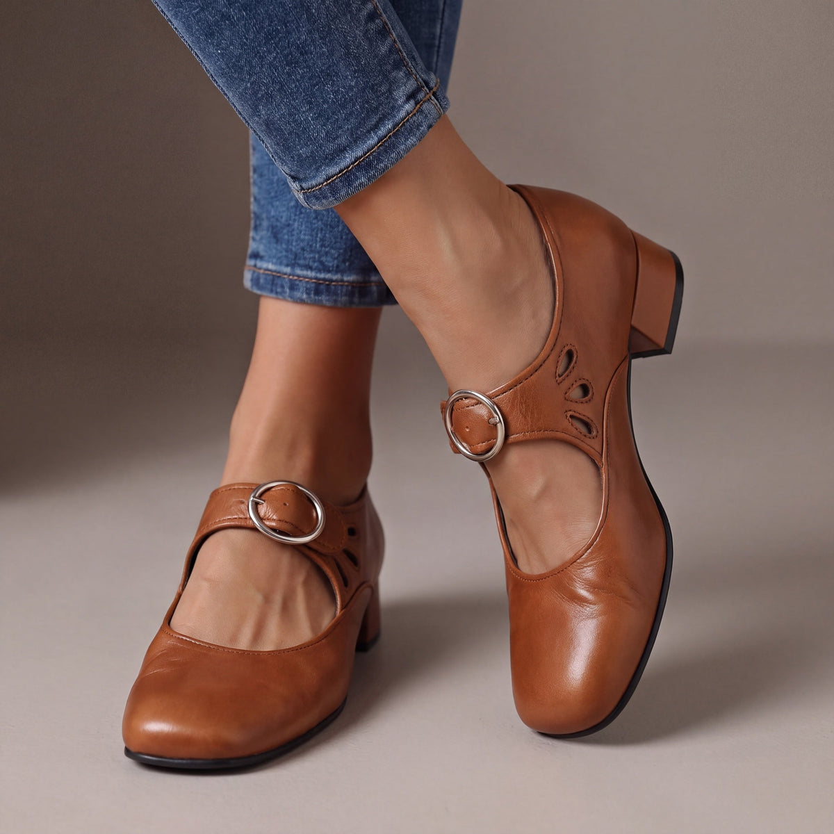 Véronique | Zapatos de piel con tacón y hebilla para mujer
