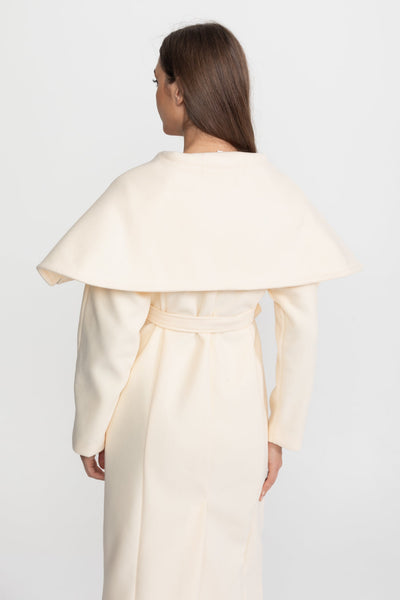 Abrigo Largo con Cuello Capa – Marfil