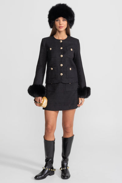 Blazer de Tweed con Puños de Pelo y Botones Dorados – Negro