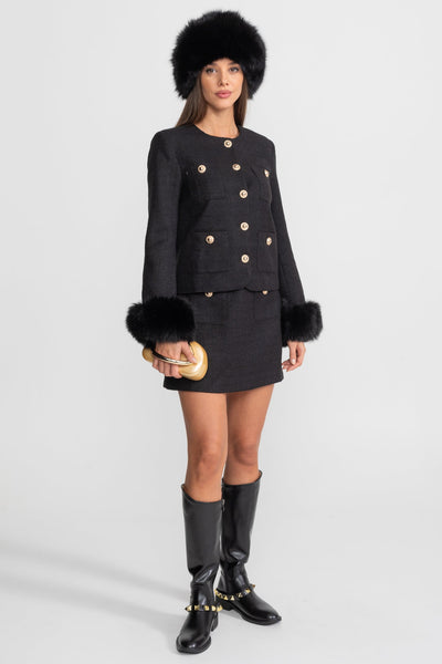 Blazer de Tweed con Puños de Pelo y Botones Dorados – Negro