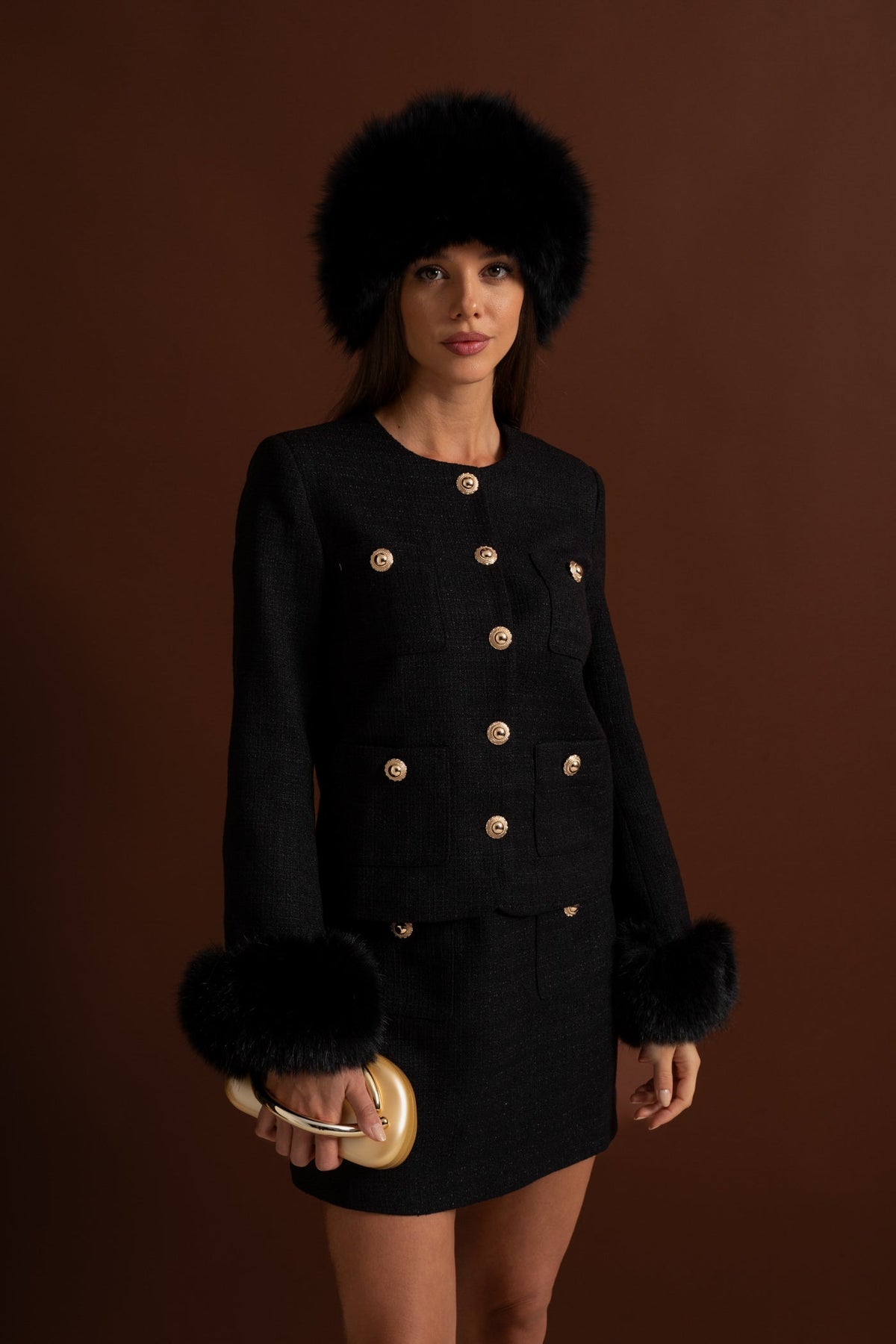 Blazer de Tweed con Puños de Pelo y Botones Dorados – Negro