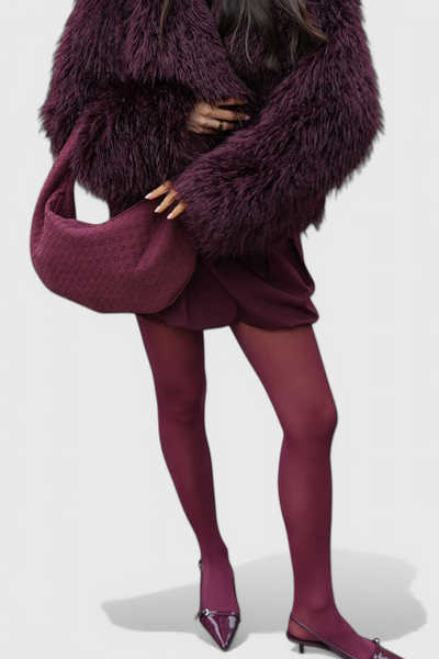Bolso mediano tejido en lila con elegante detalle de nudo
