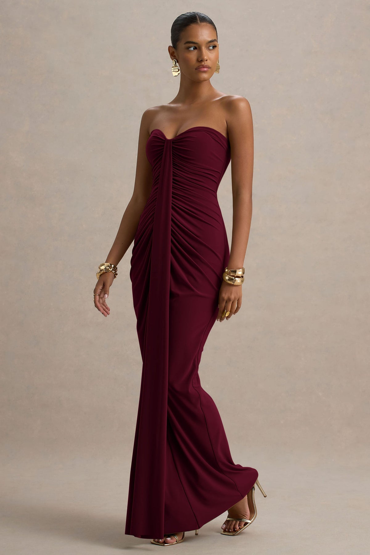 Ali | Vestido Largo Burdeos con Escote Corazón, Drapeado y Lazo