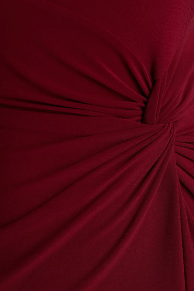 Claretta | Vestido Largo con Cuello Cuadrado y Mangas de Capa en color burdeos