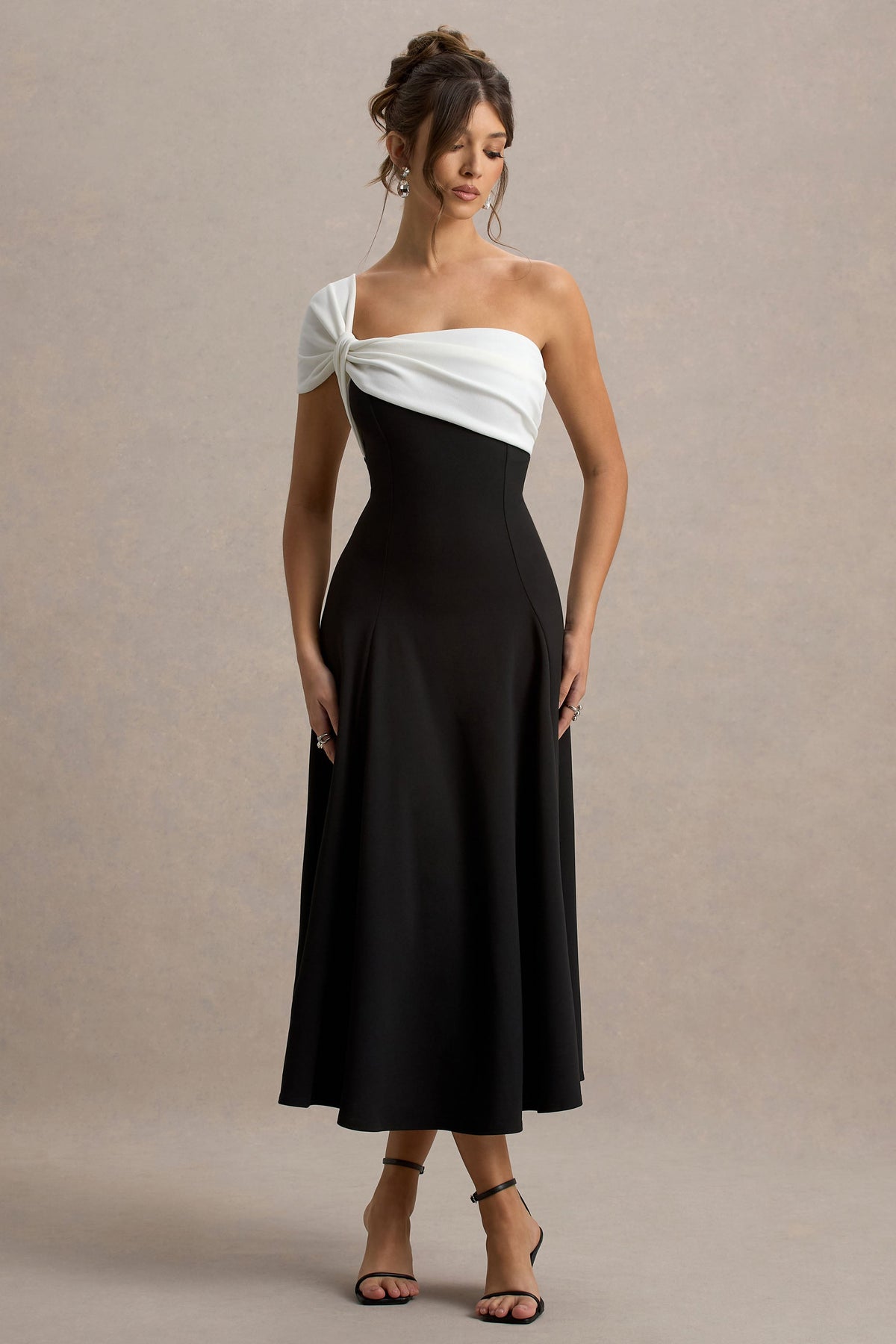 Malta | Vestido Midi Blanco y Negro con Un Solo Hombro